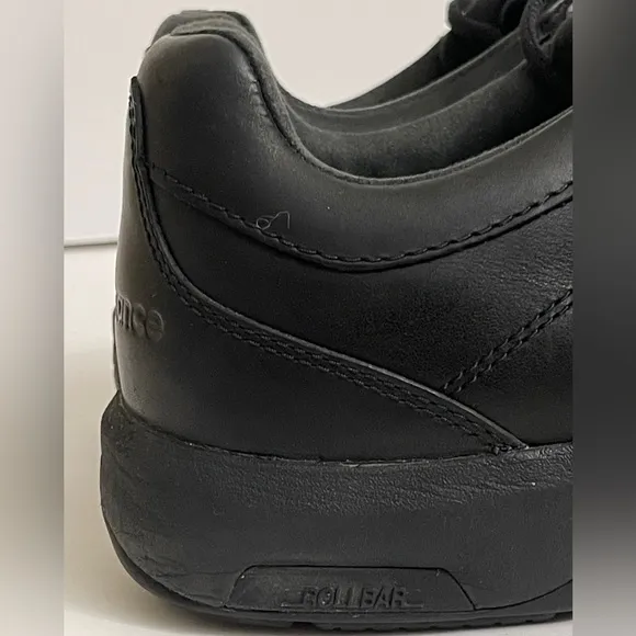 New Balance 1700 Black Men’s Size 9.5 6E WIDE Leather Walking Shoes