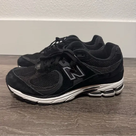 New Balance 2002r Black Gunmetal Womens 7.5 Sneakers Shoes Chunky Casual