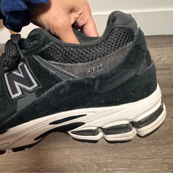 New Balance 2002r Black Gunmetal Womens 7.5 Sneakers Shoes Chunky Casual