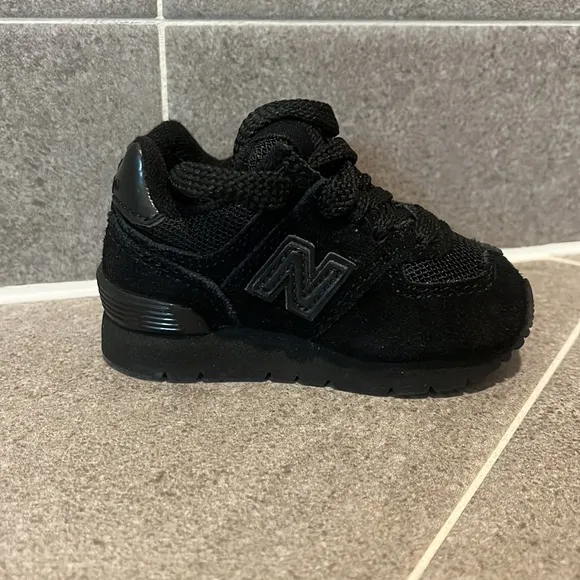 New Balance 574 black suede shoes sneakers baby infant Size 3