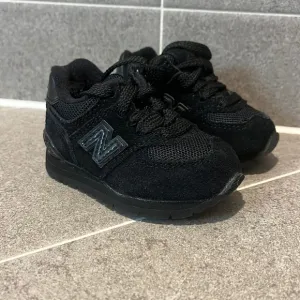 New Balance 574 black suede shoes sneakers baby infant Size 3