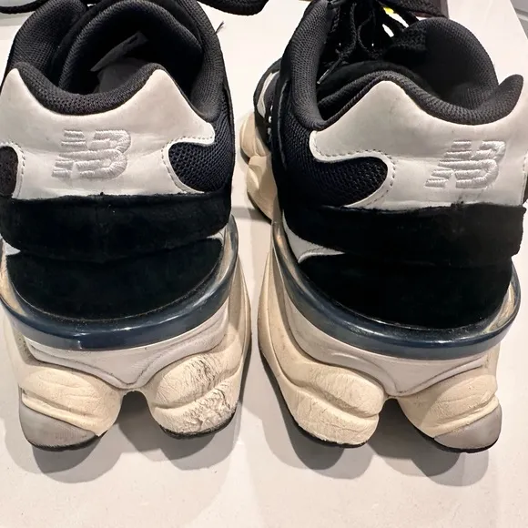 NEW BALANCE 9060 CASUAL SHOES