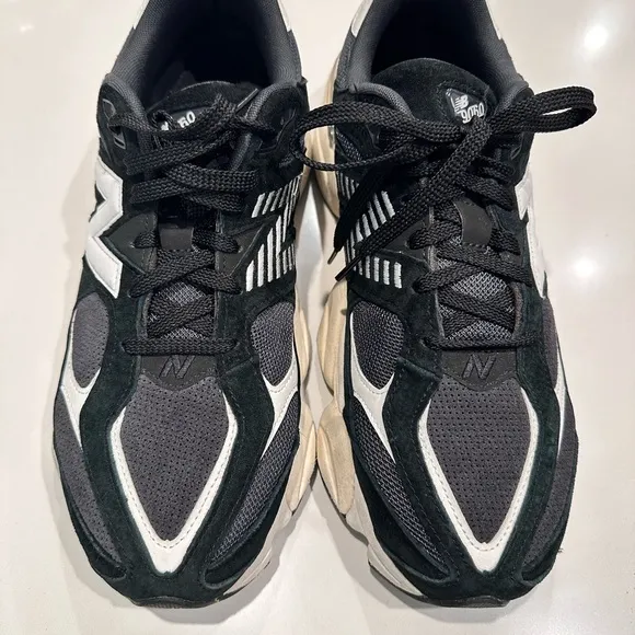 NEW BALANCE 9060 CASUAL SHOES