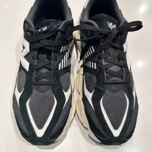 NEW BALANCE 9060 CASUAL SHOES
