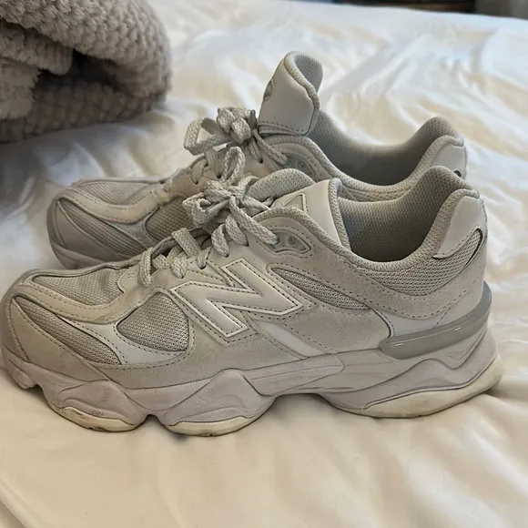New balance 9060 triple white kids size 7 new balance sneakers kids shoes size 7