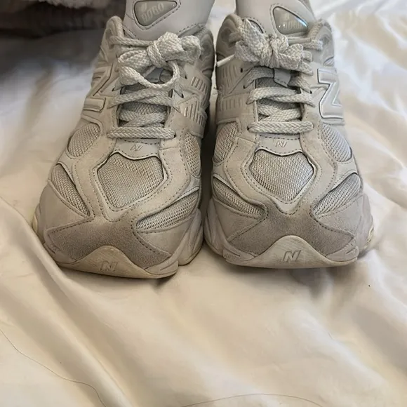 New balance 9060 triple white kids size 7 new balance sneakers kids shoes size 7