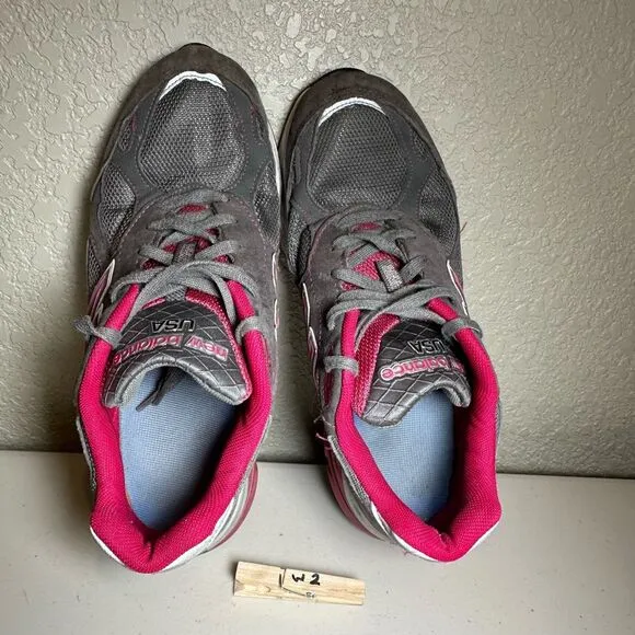 New Balance 990 V3 Womens Size 9.5 Walking Shoes Gray W990KM3 Suede Lace Up Mesh
