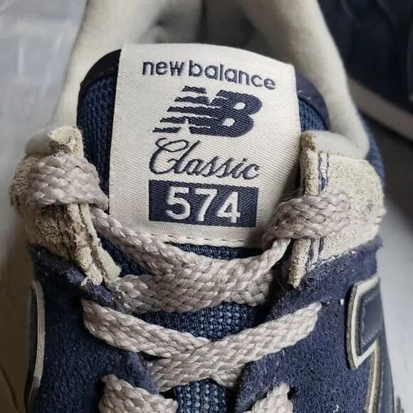 New Balance Classic 574 Blue Mens Size 9.5 Walking shoes Athletic Athleisure