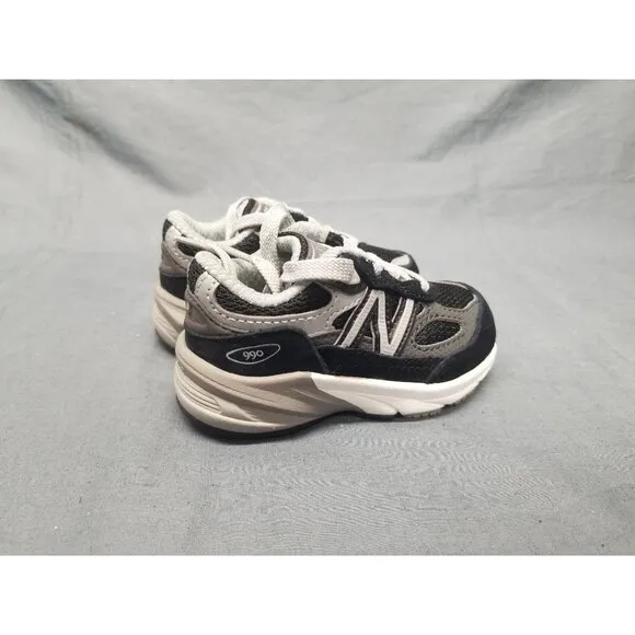 New Balance Toddler's 990V 6 (TD) Sneakers Lace Up Black Gray Size 4 NEW IN BOX!