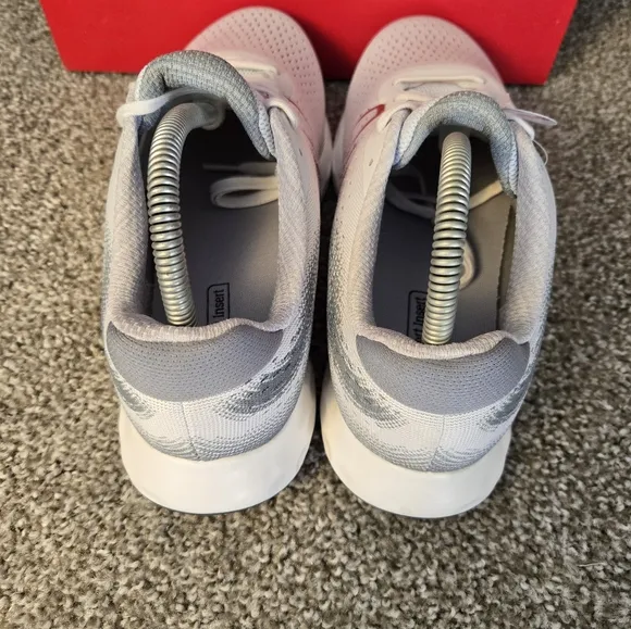New Balance Unisex 520 V8 W520RG8 Gray White Running Shoes Sneakers