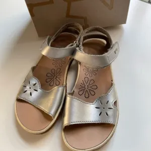NEW Camper girl sandals Size 27 - American 10