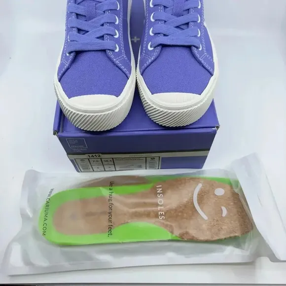 NEW Cariuma Oca Low Pantone Sneaker Shoes Canvas Contrast Thread Blue W7.5/M6