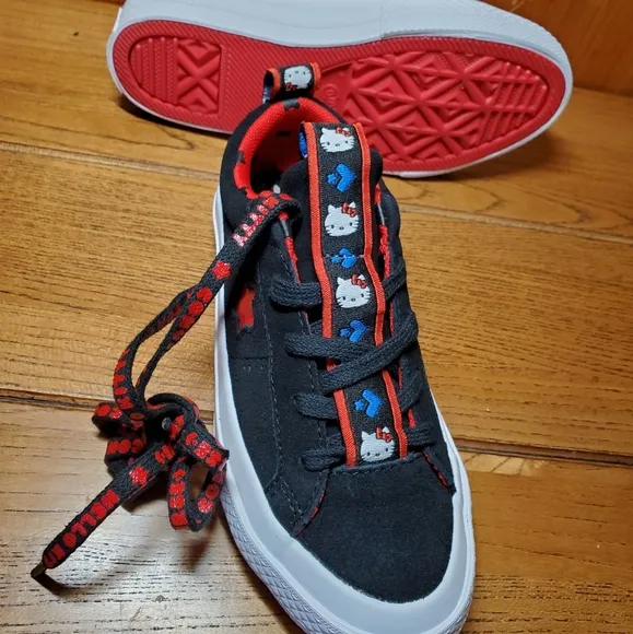 NEW Converse One Hello Kitty Junior 12.5