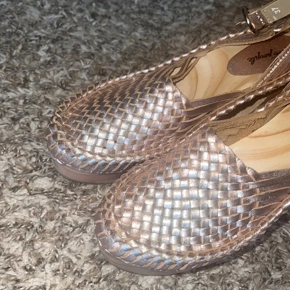 New Free People fun leather wedge heels , shoes -w. ankle strap, sz 7