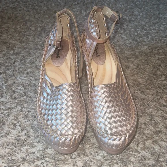 New Free People fun leather wedge heels , shoes -w. ankle strap, sz 7