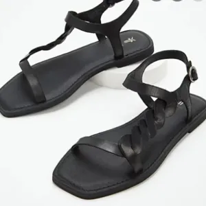New Frye Sydney Leather Braided Black Sandals sz 7