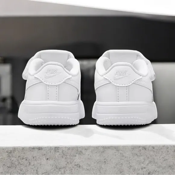 NEW IN BOX Baby Nike Force 1 Crib Shoes  Size 2C White