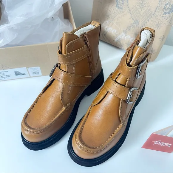New in Box Island Moto Boots in Caramel Cafe size 8