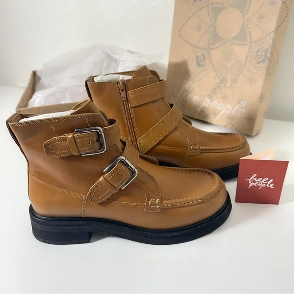 New in Box Island Moto Boots in Caramel Cafe size 8