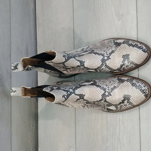 NEW Lucky Brand Womens Haylia Animal print Ankle boots shoes sz 9M