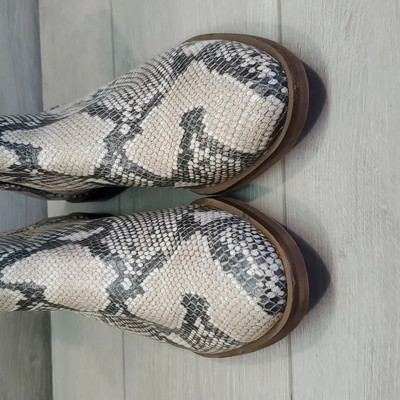 NEW Lucky Brand Womens Haylia Animal print Ankle boots shoes sz 9M