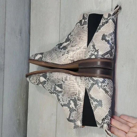 NEW Lucky Brand Womens Haylia Animal print Ankle boots shoes sz 9M