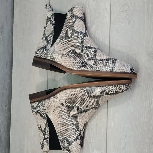 NEW Lucky Brand Womens Haylia Animal print Ankle boots shoes sz 9M