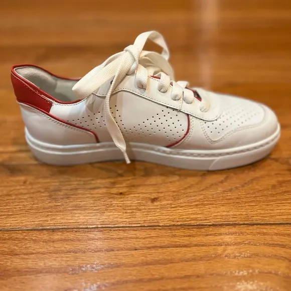 New M. Gemi Leather Sneakers
