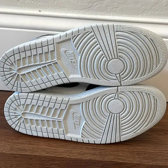 New Nike Air Jordan 1 Mid SE Shoes