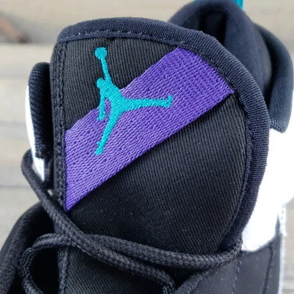 NEW Nike Jordan Fadeaway Basketball Shoes Black Turbo Green White