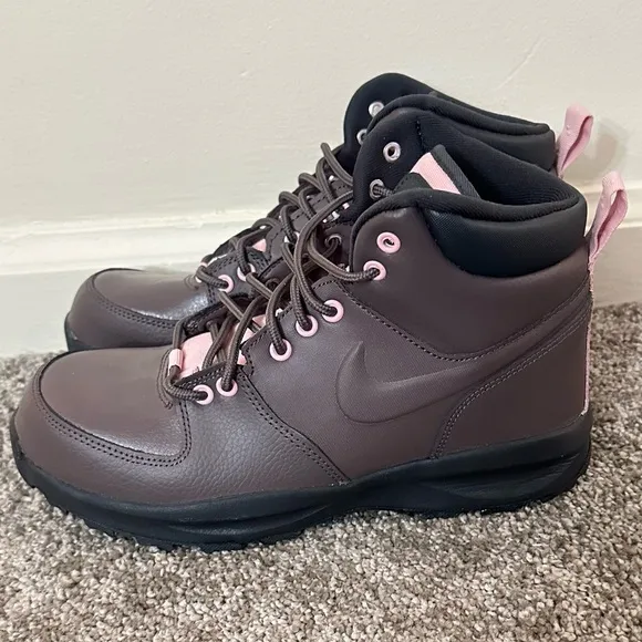 New Nike Manoa LTR (GS) Big Kids' Shoes Violet Ore-Dark Smoke Grey/Pink