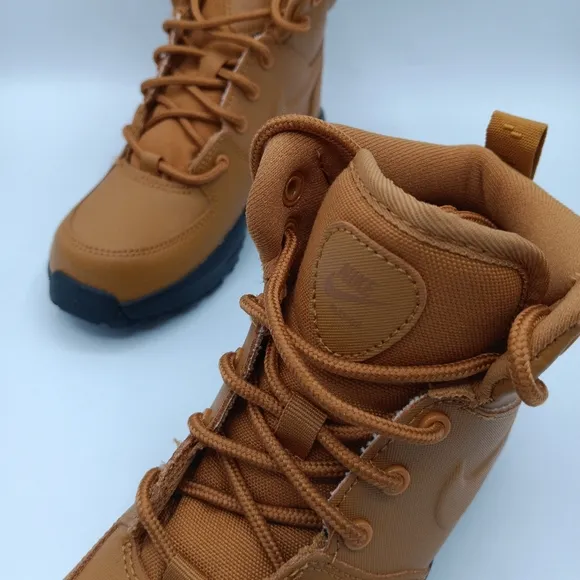 NEW Nike Monoa LTR (PS) Boys Boots Shoes Various Sizes Wheat/ Black