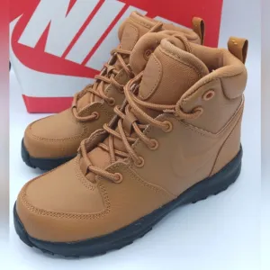 NEW Nike Monoa LTR (PS) Boys Boots Shoes Various Sizes Wheat/ Black