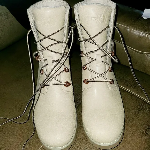 NEW North Face Ballard 2  mm boots