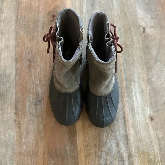 New Sperry Women’s Quarter Saltwater Duck Boots Sz 6