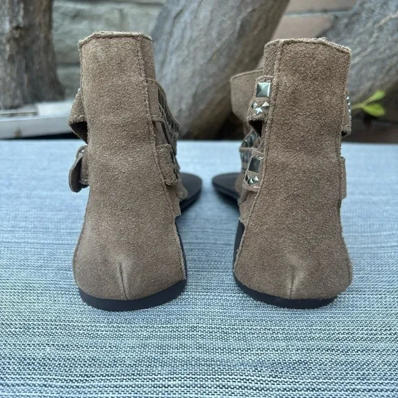 NEW STEVE MADDEN Studded Toe Post Ankle Bootie Brown Suede Size 7.5
