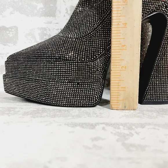 NEW Steve Madden Sultry Studded Platform Over the Knee Boots C1058