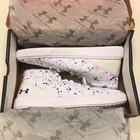 New under Armour Big Girls Shoes