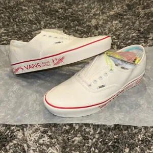 New VANS Comfycush Authentic PENN Tennis shoes in Blanc De Blanc / Red