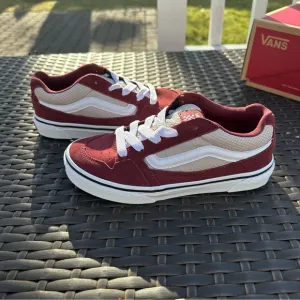 New Vans Suede Low Top Sneakers, Caldrone Madder Brown, Kids, Youth Shoes