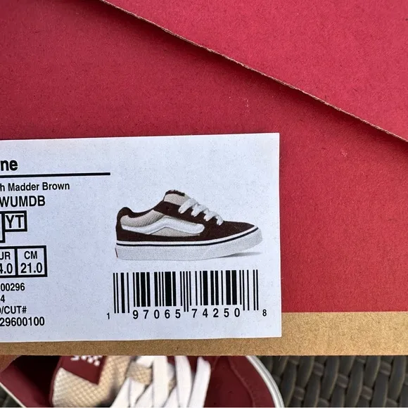 New Vans Suede Low Top Sneakers, Caldrone Madder Brown, Kids, Youth Shoes