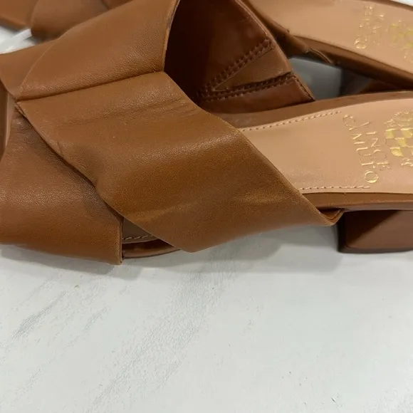 NEW! Vince Camuto Barn Brown Seedanta Heel - Size 7