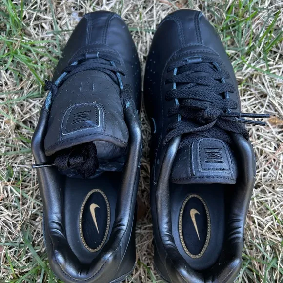 NEW Vintage Nike Shox Classic 2006 size 11 Mens Shoes Black Gum
