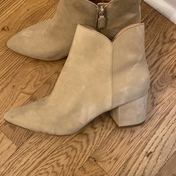 New Womens Cole Haan Elyse Grand 360 Beige Suede Heeled Boots Booties Size 9.5