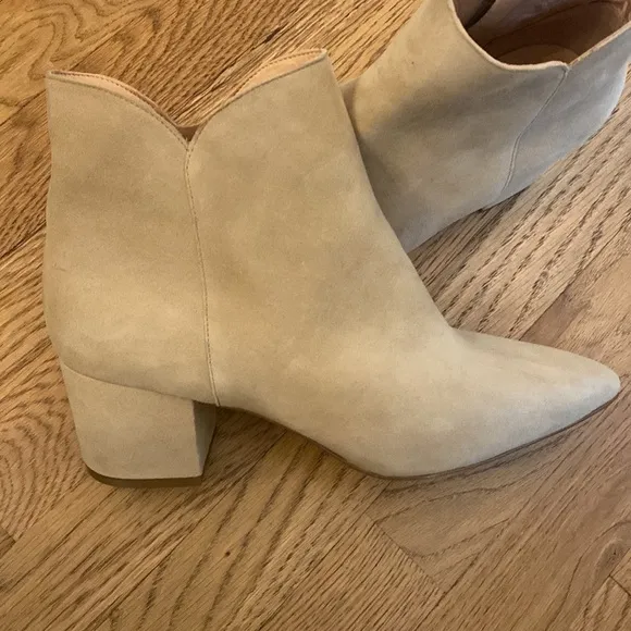 New Womens Cole Haan Elyse Grand 360 Beige Suede Heeled Boots Booties Size 9.5