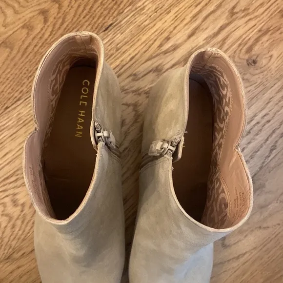 New Womens Cole Haan Elyse Grand 360 Beige Suede Heeled Boots Booties Size 9.5