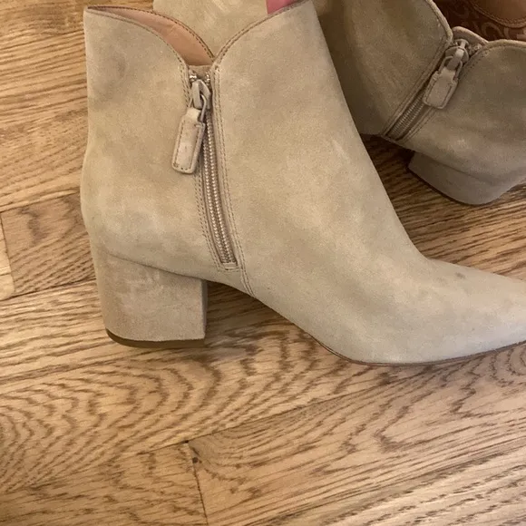 New Womens Cole Haan Elyse Grand 360 Beige Suede Heeled Boots Booties Size 9.5