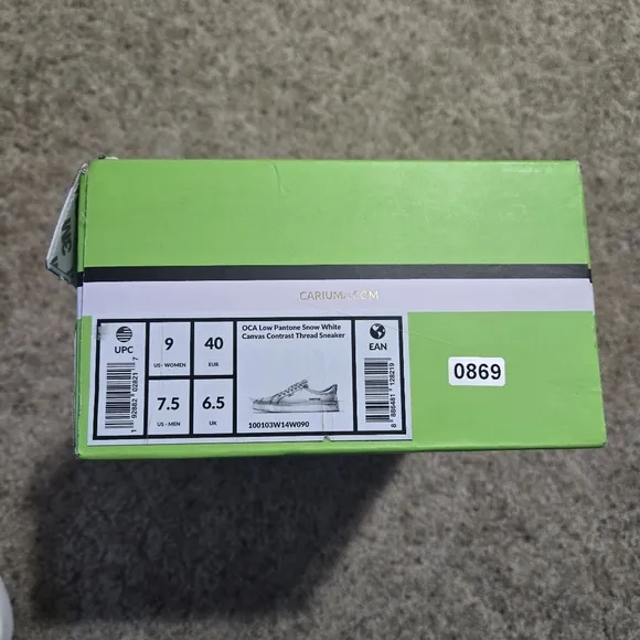 NIB Cariuma OCA Low Pantone Snow White Canvas Shoes