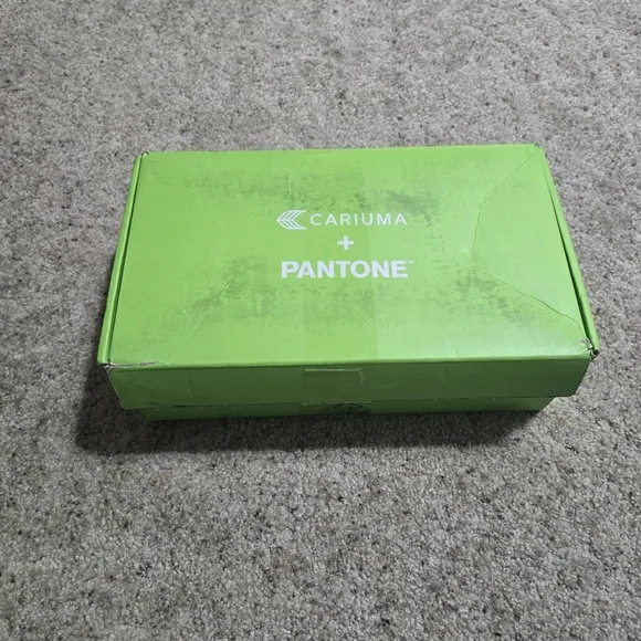 NIB Cariuma OCA Low Pantone Snow White Canvas Shoes