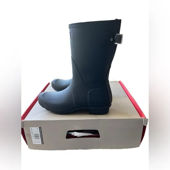 NIB Hunter Women’s Original Adjustable Back Navy Rain Boots in size 9